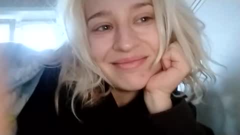 Snapshot of mila_420 chatting on 09-27-25, 01:05 Mila 420 online show from 09-27-25, 01:05