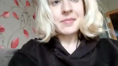 Snapshot of mila_420 chatting on 09-28-25, 10:42 Mila 420 online show from 09-28-25, 10:42