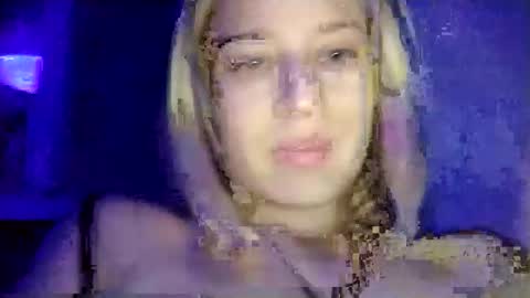 Snapshot of mila_420 chatting on 10-15-25, 06:30 Mila 420 online show from 10-15-25, 06:30