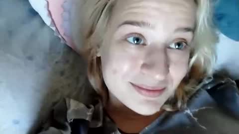 Snapshot of mila_420 chatting on 10-22-25, 08:03 Mila 420 online show from 10-22-25, 08:03