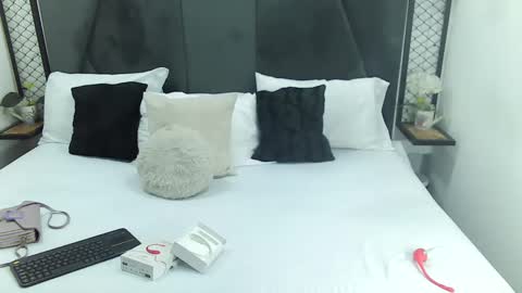 mila_adamss online show from 12-18-24, 10:51