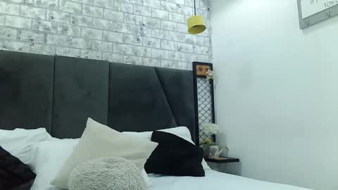mila_adamss online show from 01-03-25, 10:31