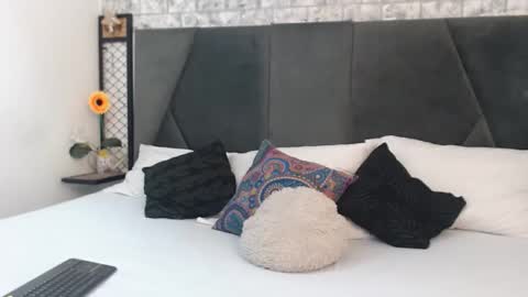 mila_adamss online show from 10-05-25, 10:13