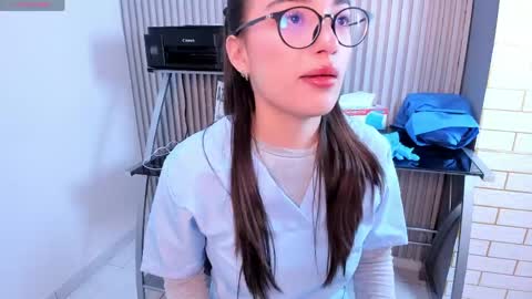 mila_cute2_ online show from 05-06-26, 06:35