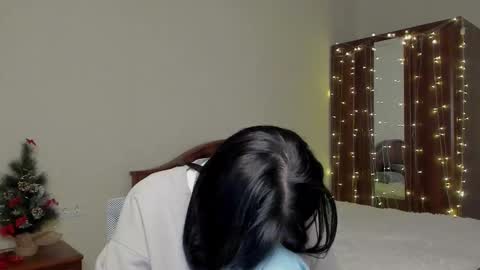 mila_dance_ online show from 12-18-25, 05:02