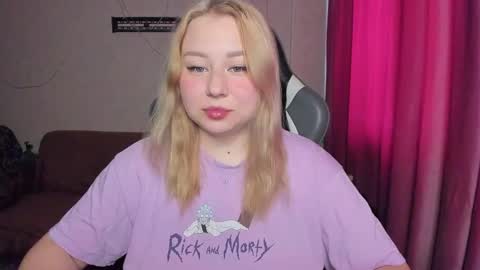 Mila shy sensual person  online show from 11-05-25, 08:36