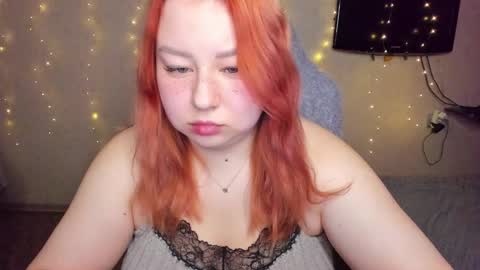 Snapshot of mila_foxxxy chatting on 12-15-25, 08:18 Mila shy sensual person online show from 12-15-25, 08:18