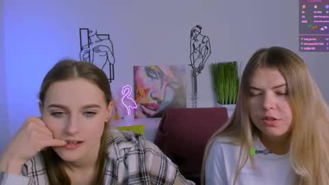 Snapshot of mila_glow chatting on 09-22-25, 12:29 mila_glow online show from 09-22-25, 12:29