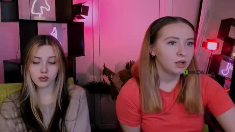 Snapshot of mila_glow chatting on 11-05-25, 12:49 mila_glow online show from 11-05-25, 12:49