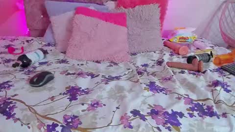 Snapshot of mila_grace_ chatting on 10-24-25, 06:48 mila_grace_ online show from 10-24-25, 06:48