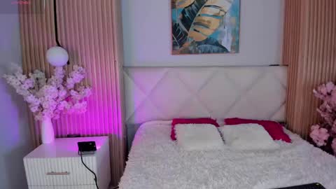 mila_hank online show from 05-07-26, 02:55