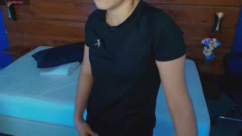 Milena  online show from 11-28-25, 10:51