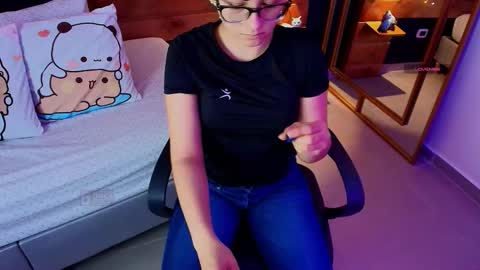 Snapshot of mila_kiitty chatting on 03-20-26, 11:04 Milena online show from 03-20-26, 11:04