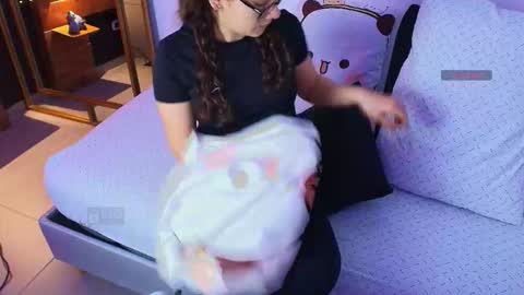 Snapshot of mila_kiitty chatting on 03-24-26, 11:15 Milena online show from 03-24-26, 11:15