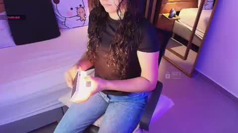 Milena  online show from 06-18-26, 11:25