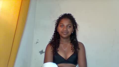 mila_lunah online show from 05-08-26, 04:18
