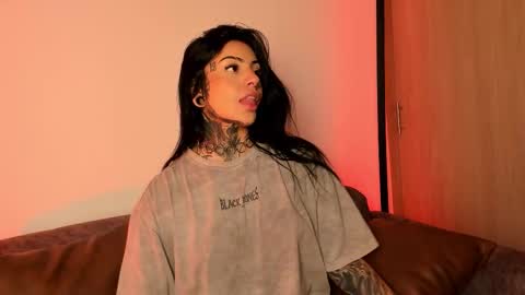 Snapshot of mila_monty__ chatting on 11-05-25, 11:27 online show from 11-05-25, 11:27