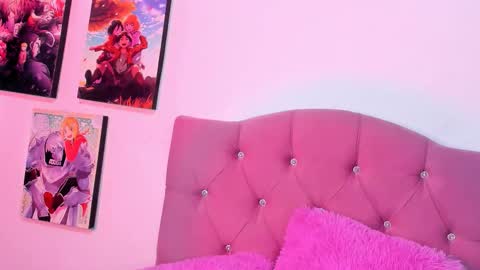 Snapshot of mila_nixon01 chatting on 09-18-25, 06:10 MILA online show from 09-18-25, 06:10