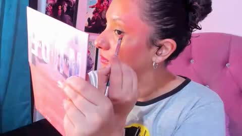 Snapshot of mila_nixon01 chatting on 09-20-25, 05:25 MILA online show from 09-20-25, 05:25