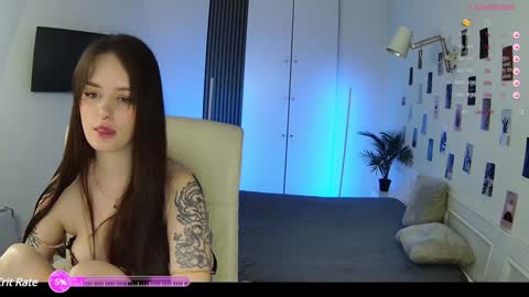 Snapshot of mila_nox chatting on 01-18-25, 03:49 Sasha online show from 01-18-25, 03:49