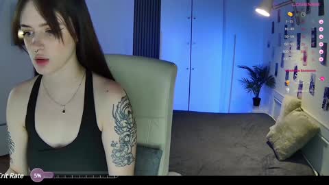 Snapshot of mila_nox chatting on 01-25-25, 05:51 Sasha online show from 01-25-25, 05:51