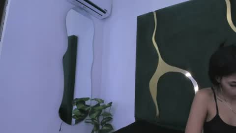 Snapshot of mila_petiteasm chatting on 07-01-26, 12:18 mila_petiteasm online show from 07-01-26, 12:18