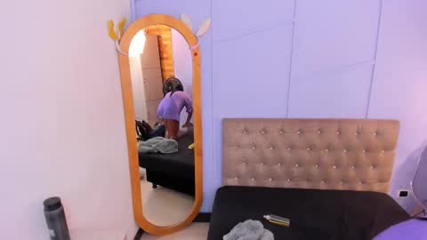 Mila and samy online show from 11-30-25, 11:47