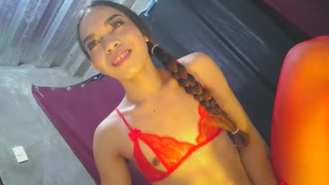 Snapshot of mila_seductressxx chatting on 06-30-26, 01:39 mila_seductressxx online show from 06-30-26, 01:39