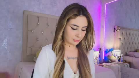 Snapshot of mila_smirnovavk chatting on 03-21-26, 04:06 MILA online show from 03-21-26, 04:06