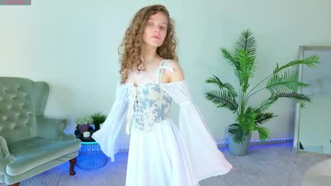 Snapshot of mila_stain chatting on 05-26-26, 07:26 Mila online show from 05-26-26, 07:26