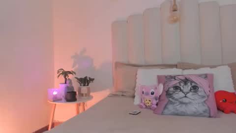 mila_stark333 online show from 03-06-26, 08:55