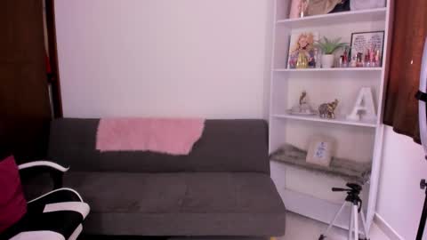 Mila online show from 09-19-25, 07:25