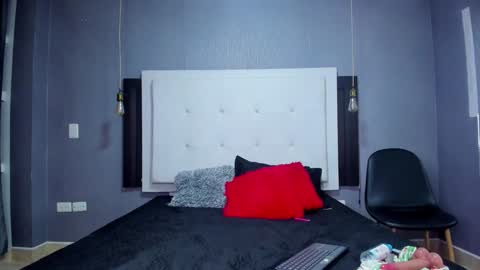 Snapshot of milaa_petite chatting on 01-12-25, 05:11 online show from 01-12-25, 05:11