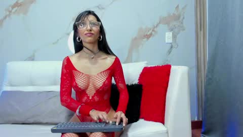 Snapshot of milaa_petite chatting on 02-04-25, 09:10 online show from 02-04-25, 09:10