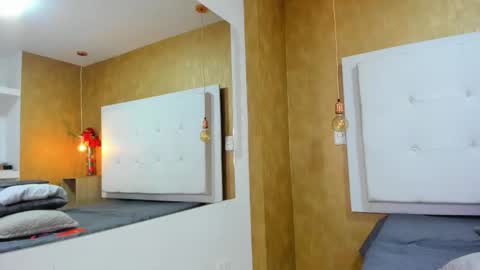 Snapshot of milaa_petite chatting on 03-09-26, 09:30 online show from 03-09-26, 09:30