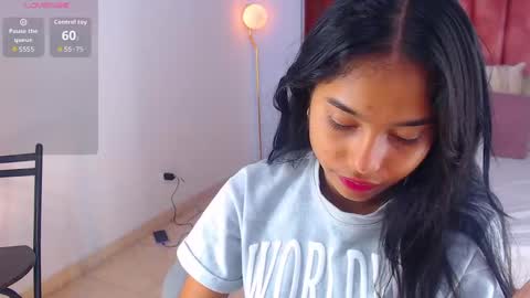 milaa_star online show from 09-25-25, 04:05