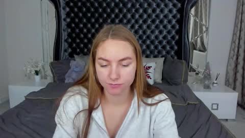 Milla online show from 02-08-26, 12:41