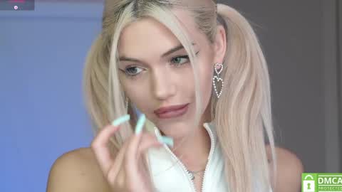 Mila and u can call me sweet bunny online show from 05-02-26, 09:47