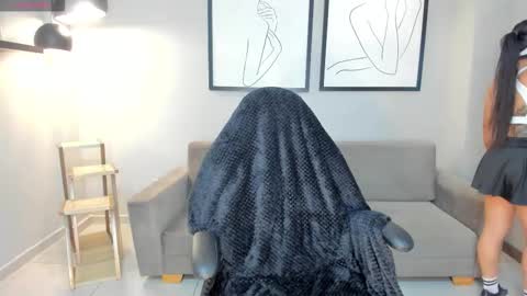 Mila online show from 09-27-25, 07:19