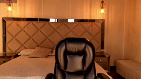 Snapshot of milacoleman chatting on 05-13-26, 03:04 Mila online show from 05-13-26, 03:04