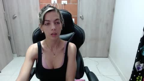 milacoxx8819 online show from 02-05-25, 12:06