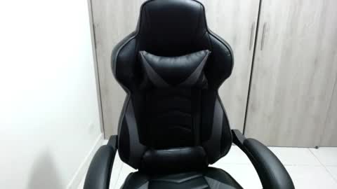 milacoxx8819 online show from 02-23-25, 03:35
