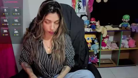 Snapshot of milacoxx8819 chatting on 10-28-25, 02:59 milacoxx8819 online show from 10-28-25, 02:59