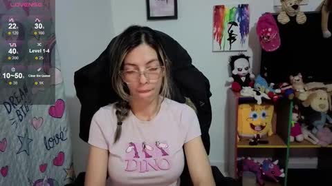 Snapshot of milacoxx8819 chatting on 11-08-25, 01:28 milacoxx8819 online show from 11-08-25, 01:28