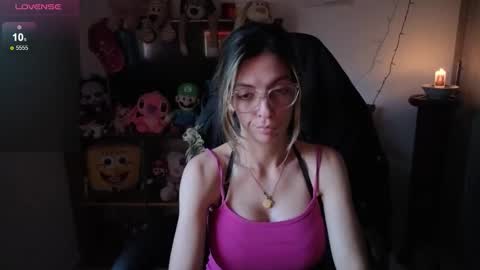 Snapshot of milacoxx8819 chatting on 11-09-25, 09:57 milacoxx8819 online show from 11-09-25, 09:57