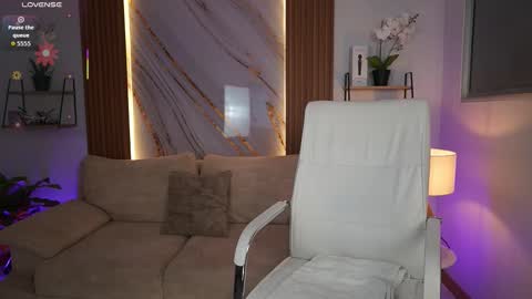 milacrave online show from 11-12-25, 11:43