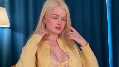 Miss Cutie online show from 05-04-26, 03:46