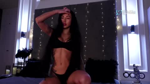 Snapshot of miladenver chatting on 12-19-24, 09:51 Mila online show from 12-19-24, 09:51