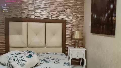 miladiosa online show from 04-30-26, 11:49
