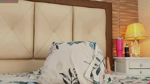 miladiosa online show from 05-02-26, 01:38